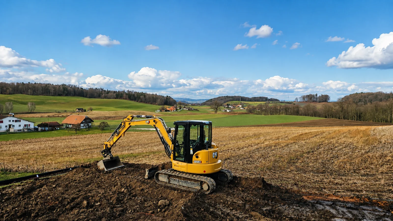 Erdarbeiten mit Bagger von Pool Service Stritt in der Region Schmitten